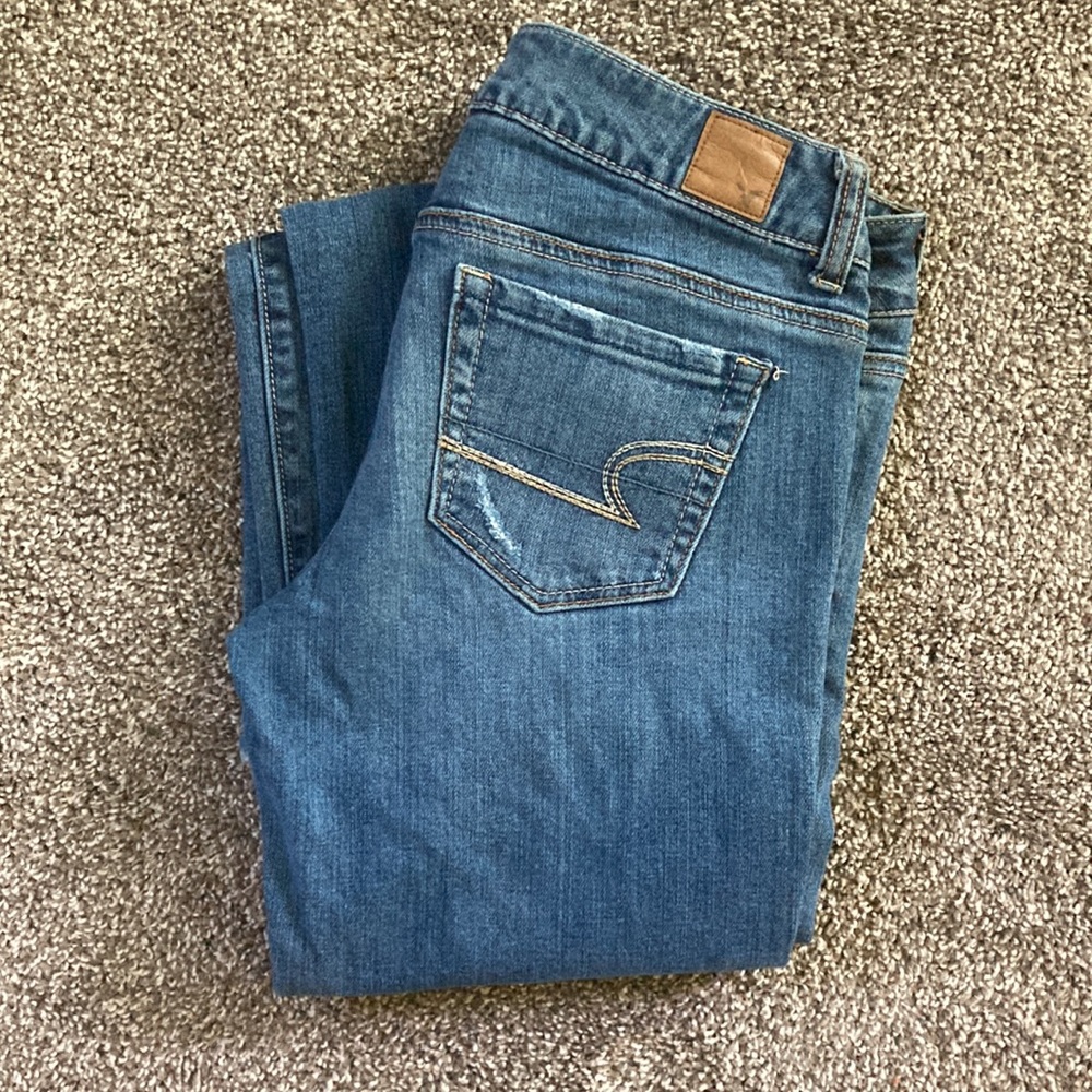 American Eagle boyfriend jeans.  Size 6 in great condition - Picture 3 of 7